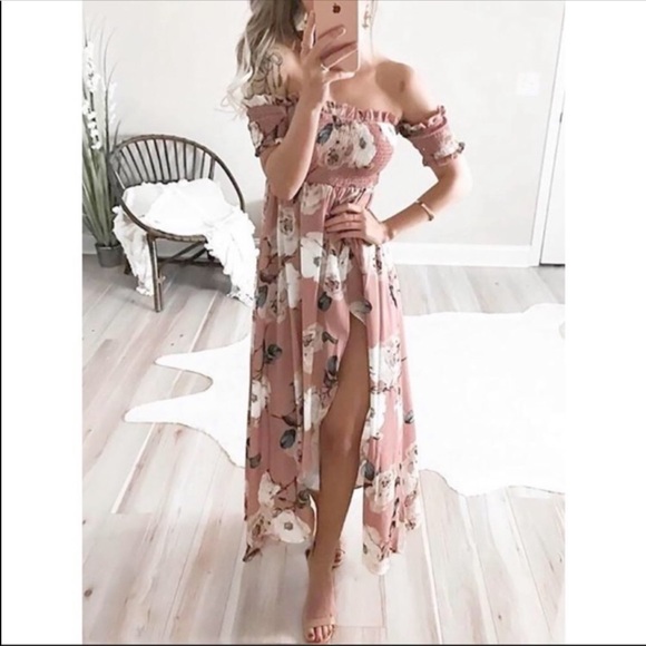 Forever 21 Dresses & Skirts - Pink floral maxi dress